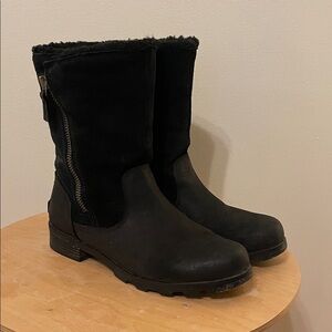 Sorel Black Winter Boots with Zipper